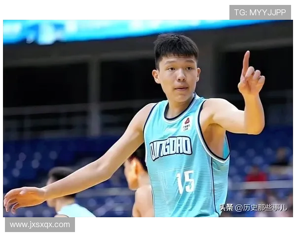 杨瀚森重返球队迎新机遇但前路依旧艰难挑战重重